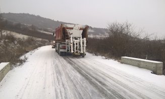 Nu există drumuri închise sau blocate în Cluj. Unde s-a intervenit pentru curăţarea zăpezii