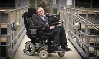 Stephen Hawking, îngropat lângă Newton şi Darwin