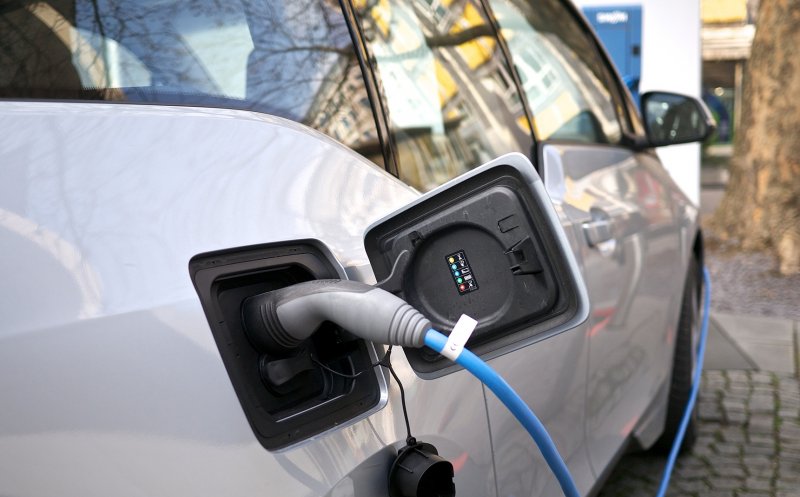 Maşinile electrice ar putea fi mai ieftine decât cele clasice în doar câţiva ani