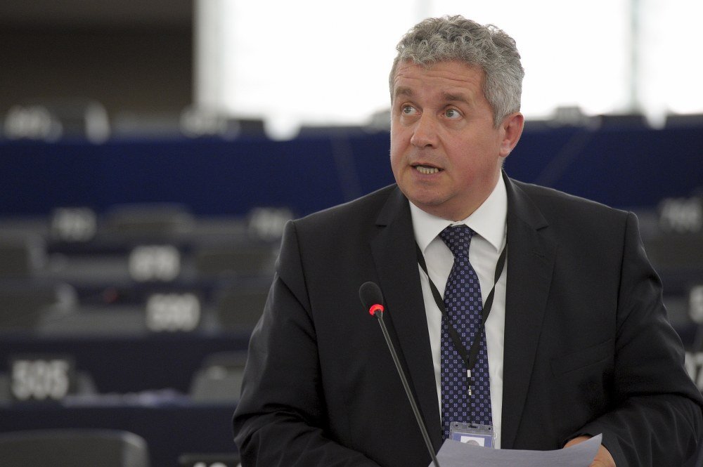 Buda: Cer demisia ministrului Agriculturii, nu a reuşit să cumpere softul APIA