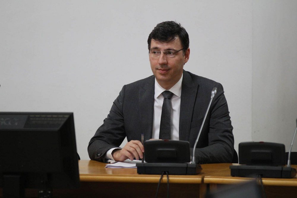 Regele haosului fiscal se întoarce