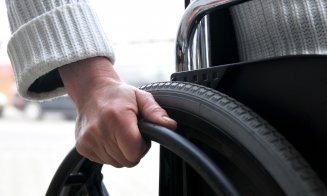Aproape patru la sută din populația României suferă de un handicap