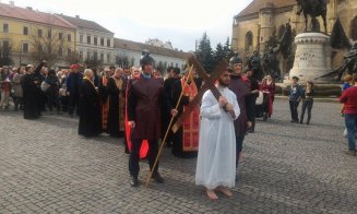 Drumul Crucii, marcat de credincioşii greco-catolici din Cluj cu rugăciuni şi cântece religioase
