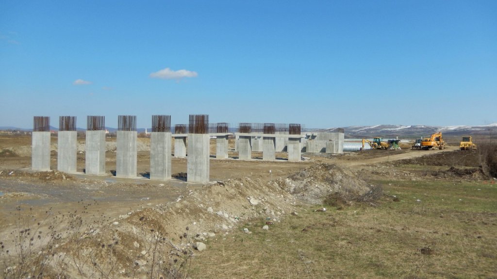 Inspecţie CNAIR pe Autostrada Sebeş-Turda. Puţini muncitori pe şantier, avans redus