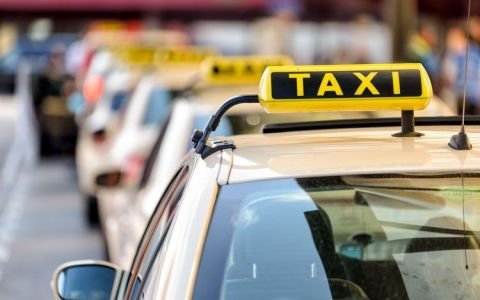 TAXI DE CLUJ. Ce venit mediu are un taximetrist și cifra uimitoare a curselor care se refuză zilnic