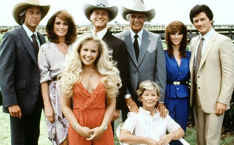 Cum arată astăzi vedetele din celebrul serial „Dallas”