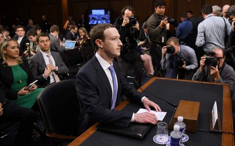 Mark Zuckerberg susţine că şi datele lui de pe Facebook au fost preluate de Cambridge Analytica