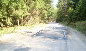 Lucrări de reabilitare pe un drum turistic din Apuseni. Se pregăteşte "terenul" pentru Transilvania Rally