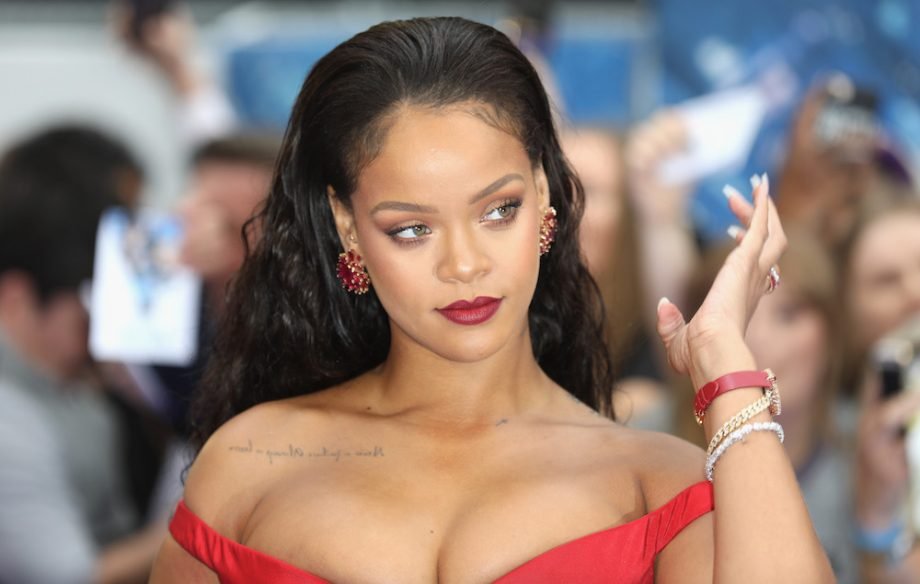 Rihanna, una dintre cele mai sexy artiste din lume, va lansa o linie de lenjerie intimă