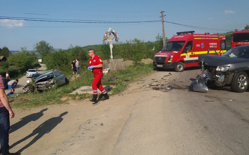 Minivacanţa de 1 Mai începe la Cluj cu un accident. Patru răniţi