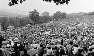 Amintiri din Clujul de altădată. 1 Mai Muncitorsc  în Hoia: "Stătea om lângă om, toată lumea venea la mici și bere"