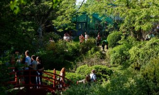Sute de clujeni şi-au petrecut duminica în Grădina Botanică. Intrarea a fost gratuită pentru cei ce aveau la ei o carte