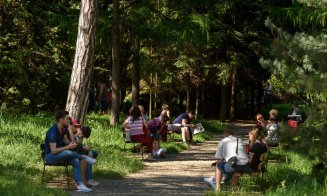 Sute de clujeni şi-au petrecut duminica în Grădina Botanică. Intrarea a fost gratuită pentru cei ce aveau la ei o carte