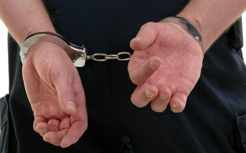 Bărbat arestat la Cluj pentru trafic de minori şi pornografie infantilă