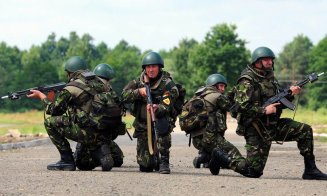 Ceremonie militară în Piaţa Unirii