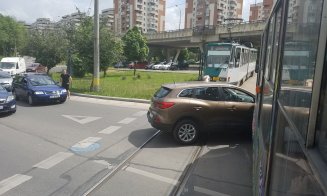 Unul din tramvaiele colorate din Cluj, accidentat în Mănăştur