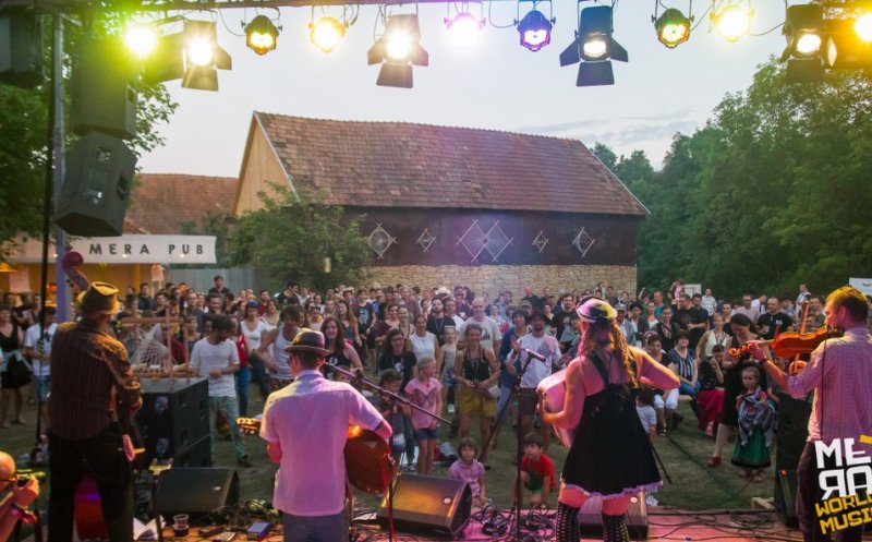 Festival în şură, la Cluj, cu artişti din Mexic, Anglia şi Ungaria