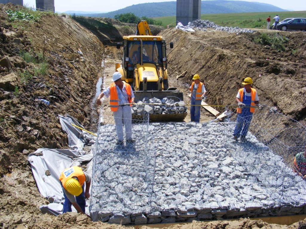 Autostrada din România la care se lucrează de 14 ani și s-a construit abia 13%. Când va fi gata