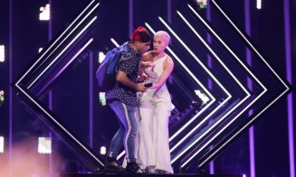 Eurovision 2018 | Un bărbat a sărit pe scenă şi a smuls microfonul. Ce a urmat