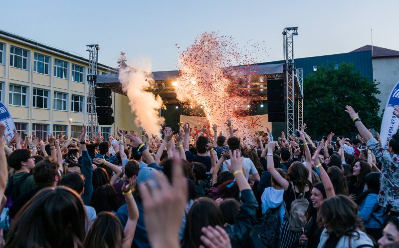 Festival în curtea unei şcoli din Cluj, cu componentă umanitară