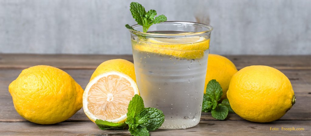 Dieta-fulger cu apă şi lămâie. 7 reguli pe care trebuie să le respecţi