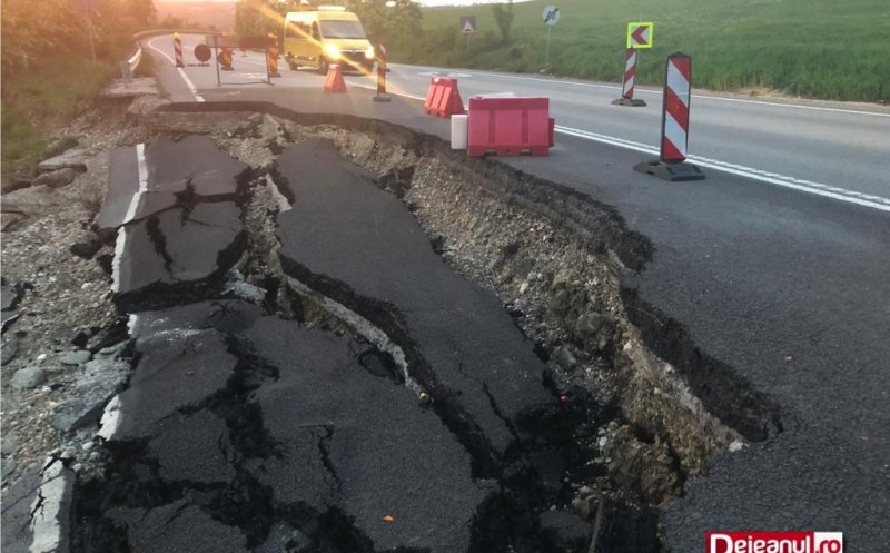 Cum arată craterul de pe drumul Cluj-Baia Mare, adânc de 3 metri. Lucrări "de mântuială" pe 241 milioane lei