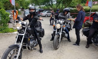 Bikerii au făcut show pe străzile Clujului. Caravană cu sute de motoriști