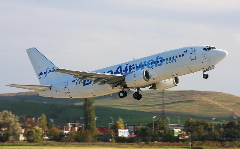 Jurnalista Raluca Tache , despre un terifiant zbor Cluj - Bucureşti: „Zdrang, poc, zdrang! Deja în avion e întuneric!"