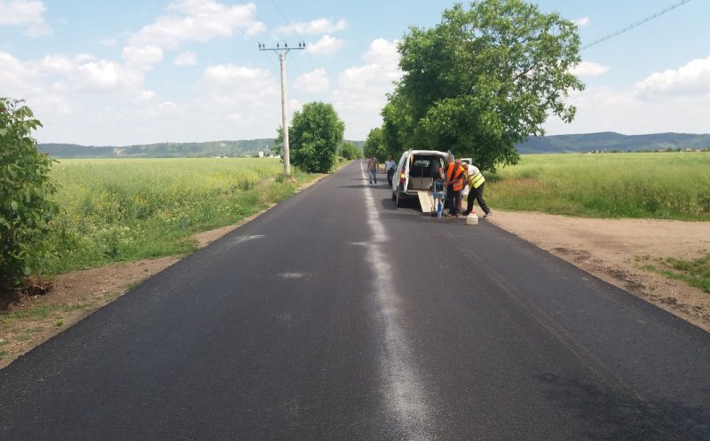 Au fost finalizate lucrările de asfaltare pe drumul ce duce la Aeroportul militar din Luna