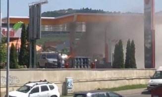 SINUCIDERE în cazul incendiului de la benzinăria din Cluj. "Ar fi stropit maşina cu benzină, s-a urcat şi a dat foc"