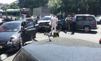 Carambol pe strada Bucureşti. Trei răniţi