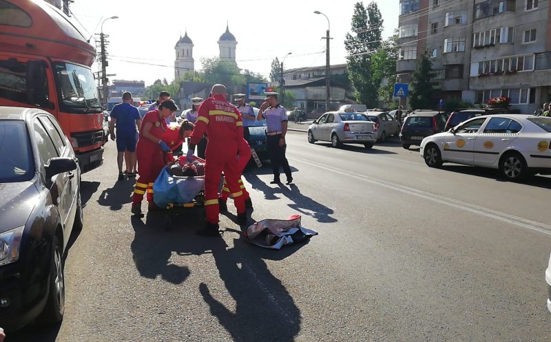 Bărbat lovit de maşină la Cluj: "A ieşit şi a vrut să traverseze în fugă, cu o pâine. Numa' l-am văzut pe capotă"