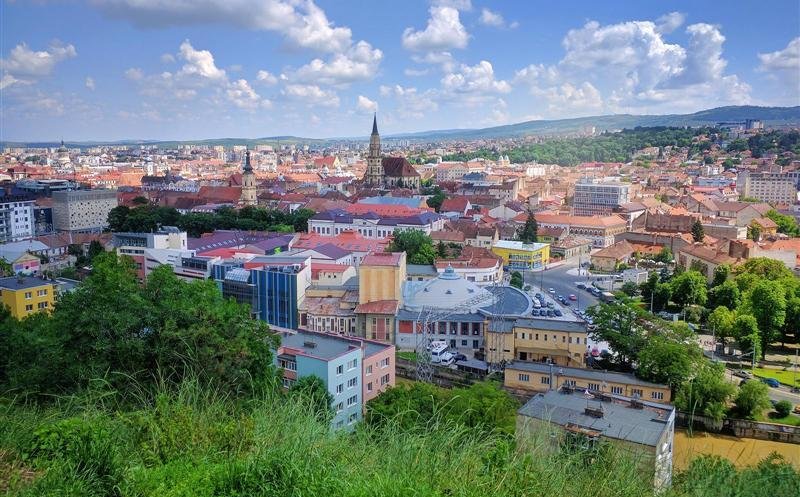Peste 100 de tranzacţii imobiliare, zilnic, la Cluj. Judeţul e în topul naţional