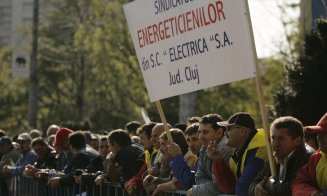 Protest la Cluj: Sute de angajaţi ai Electrica au cerut salarii mai mari și condiţii mai bune  de muncă