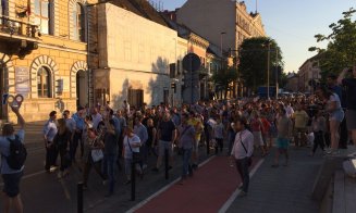 Clujenii au ieșit din nou în stradă: ”Ultima soluție, încă o revoluție”