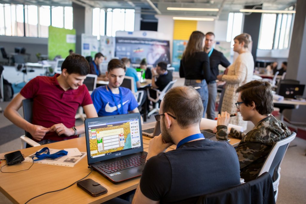 500 de manageri din IT se vor instrui la Cluj pe banii Europei