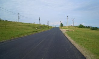 Au fost finalizate lucrările de asfaltare pe drumul spre Ardeova