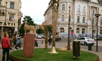 Noi sculpturi în Piaţa Unirii din Cluj. Vor fi expuse la biserica Universității Cambridge