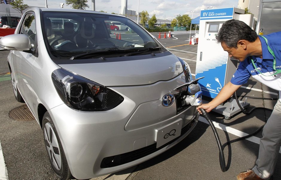 Mașinile electrice se vând ca pâinea caldă în România. Volkswagen domină topul