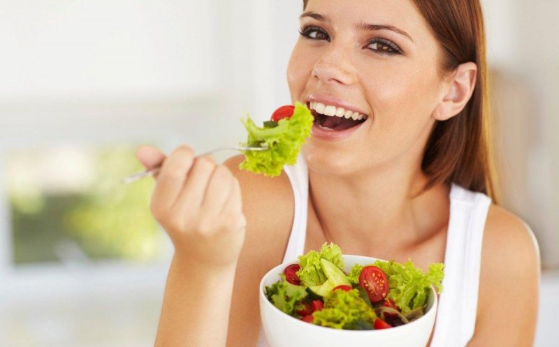 Dieta care te face fericit. Ce trebuie să mănânci ca să îţi recapeţi buna dispoziţie