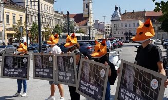 "Nu sunt haina ta de blană". Demonstraţie PETA la Cluj