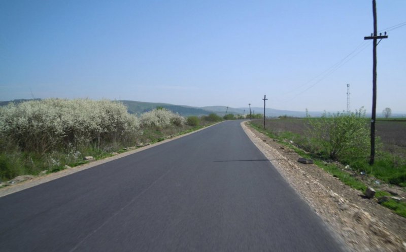Asfaltare pe drumul judeţean Nireş  – Valea Unguraşului