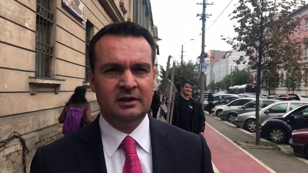 Cătălin Cherecheș, primarul cercetat al oraşului Baia Mare acordă ....  "premiul pentru literatură" DNA-ului din Cluj