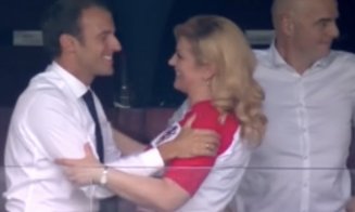 Macron şi Kitarovic s-au îmbrăţişat după ce Franţa a câştigat Campionatul Mondial de fotbal