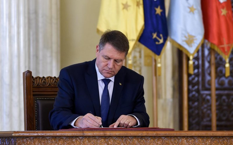 Klaus Iohannis a promulgat Legea privind hărțuirea. Amenzile sunt uriașe
