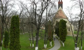 Veghează Clujul de mai bine de 1.000 de ani şi este una dintre cele mai vechi clădiri din România. Ştiţi povestea celor două Clujuri?