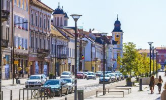 Clujul scoate maşinile din centru istoric. HARTA unde asigurarea locurilor de parcare NU mai este obligatorie