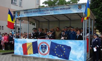 148 de elevi au absolvit Şcoala de Agenţi de Poliţie din Cluj. O treime sunt fete