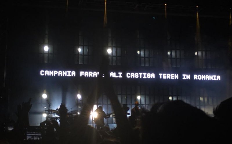 Mesaje anti-PSD la concertul Massive Attack din România