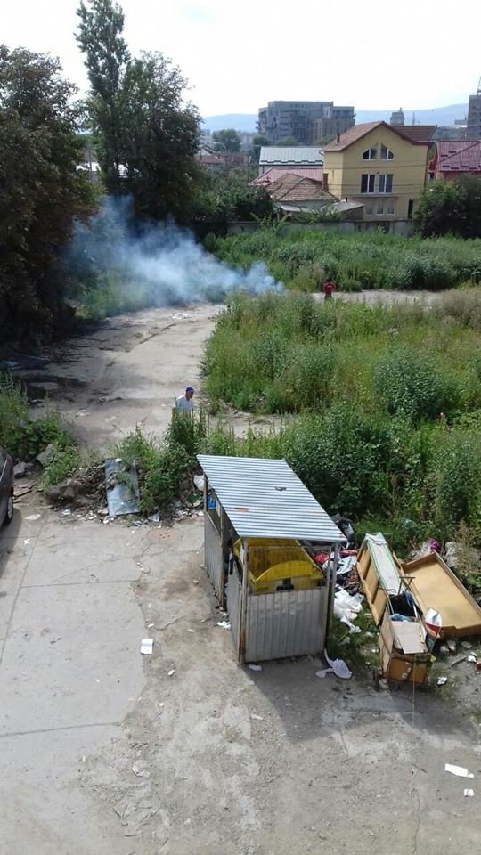 "Ghetoul" de la fabrica Iris, la un pas să ia foc